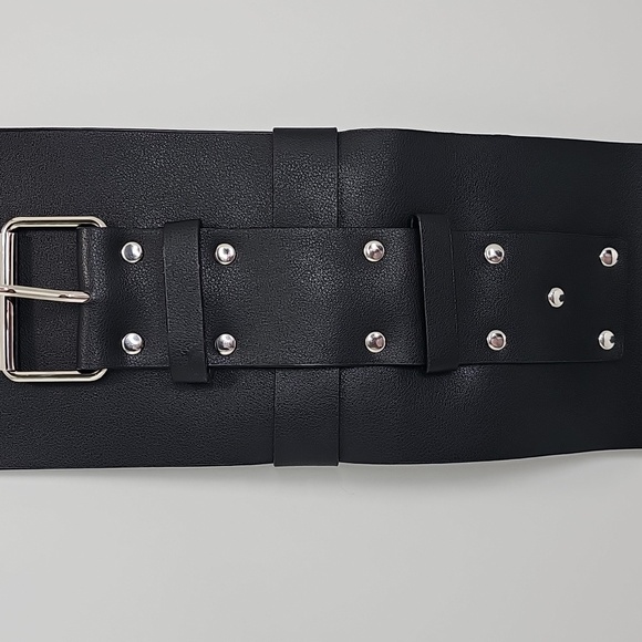 Black Wide Belt with Silver Buckle - Picture 5 of 9